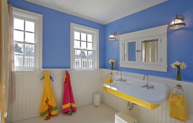 blue and yellow twist for luxury bathrooms 555