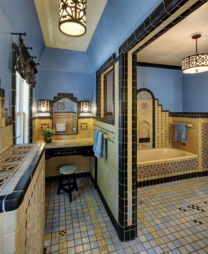 blue and yellow twist for luxury bathrooms 88