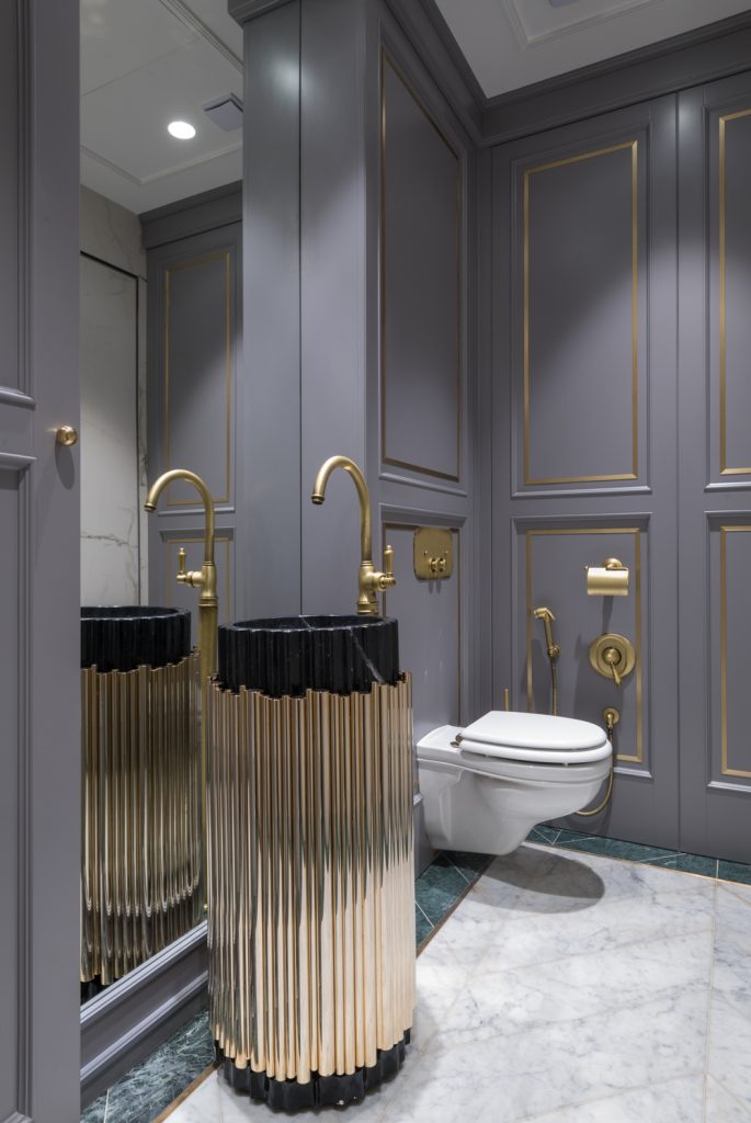 Renew Your Bathroom and Be Inspired By The Tones of Mix-Metals, Mix-Metals, Metal Trends 2019, Interior Design, Gold Silver, Luxury Bathrooms, Bathrooms Design